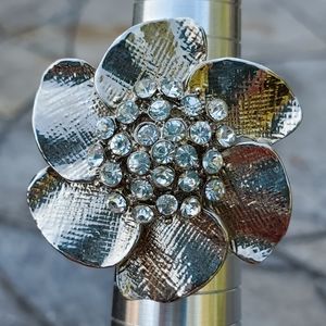 Silver flower with rhinestones ring